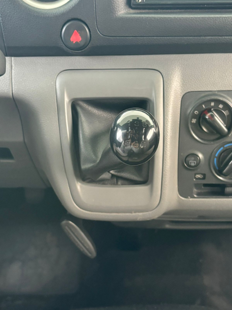Nissan Urvan NV350 Pasajeros 4 pts. TM5, a/ac., VE, CD, 12 pas. 2016